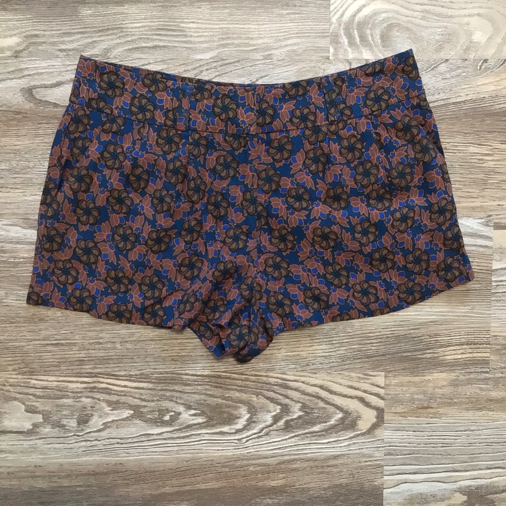 Forever 21 Blue Brown Floral Mid Rise Contemporary Booty Shorts Medium NWOT